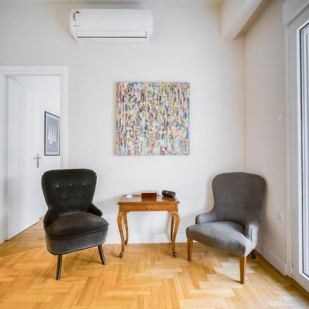 Lovely Sunlit Central Athens 2 Bedroom 2 Bathroom Condo ภายนอก รูปภาพ
