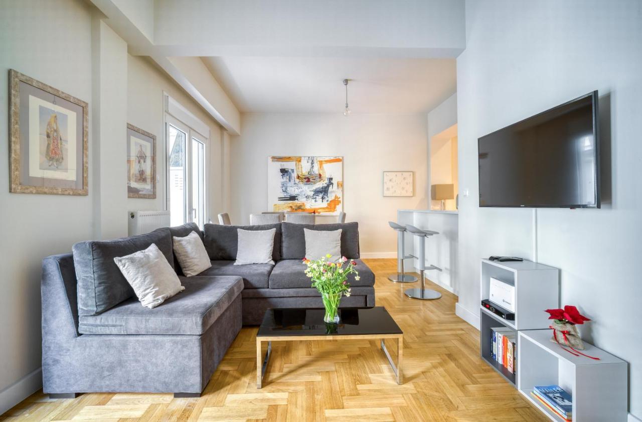 Lovely Sunlit Central Athens 2 Bedroom 2 Bathroom Condo ภายนอก รูปภาพ