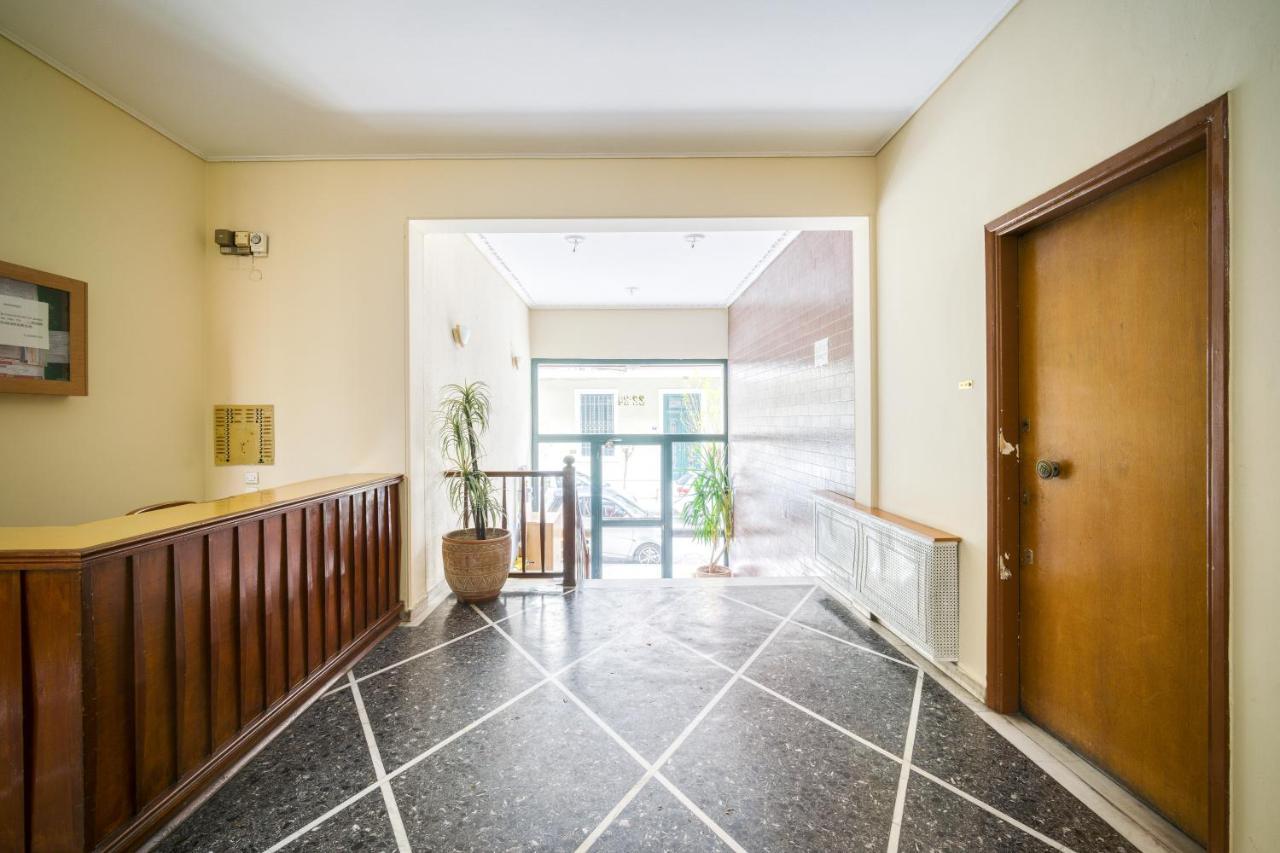 Lovely Sunlit Central Athens 2 Bedroom 2 Bathroom Condo ภายนอก รูปภาพ