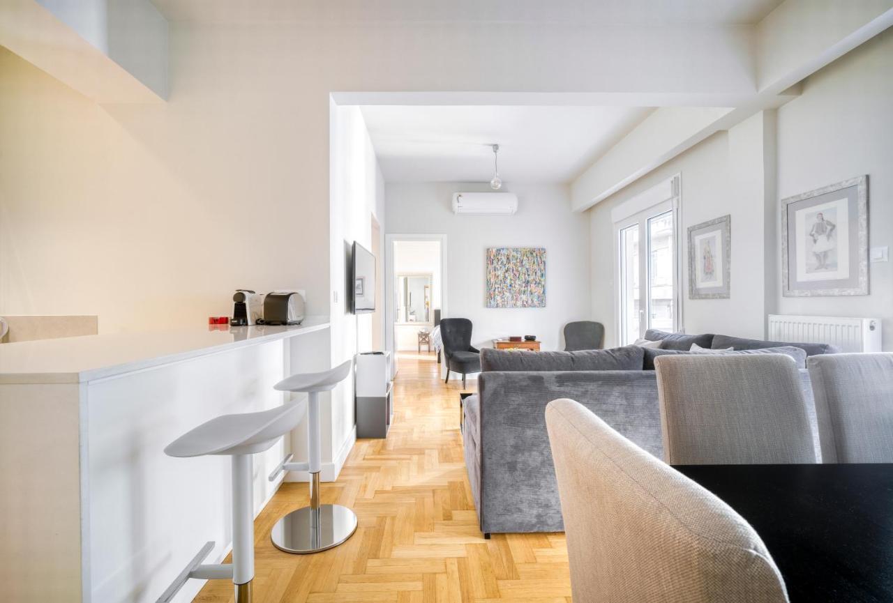 Lovely Sunlit Central Athens 2 Bedroom 2 Bathroom Condo ภายนอก รูปภาพ