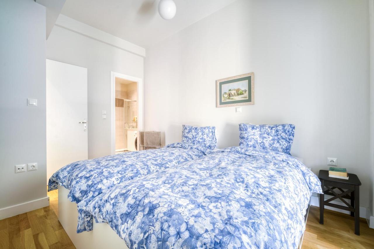 Lovely Sunlit Central Athens 2 Bedroom 2 Bathroom Condo ภายนอก รูปภาพ